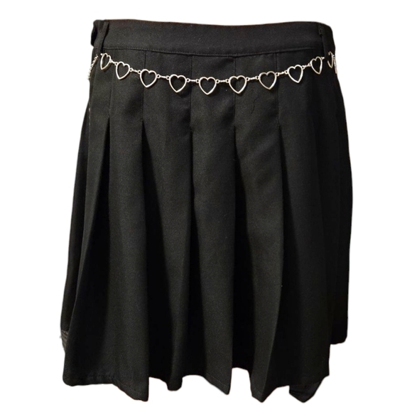 WM Hot Topic Black Pleated Skirt W/Heart Chain Belt Sz M Whimsigoth EGirl Grunge - Picture 4 of 8